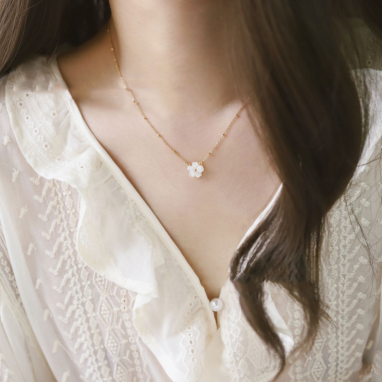 Collar Flor Pura - Acero Inoxidable bañado en Oro de 18k