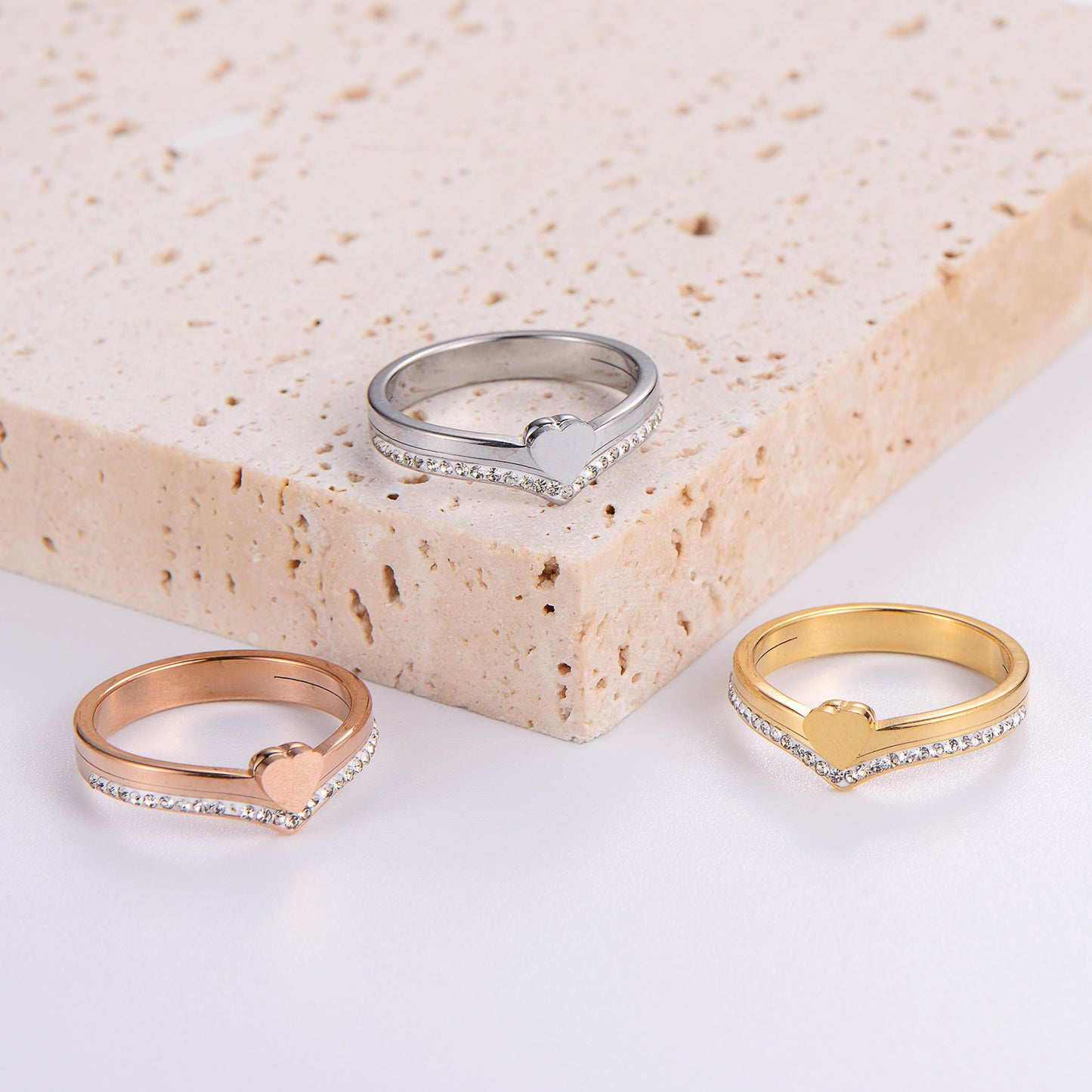 Anillo Divina - Acero Inoxidable bañado en Oro de 18k