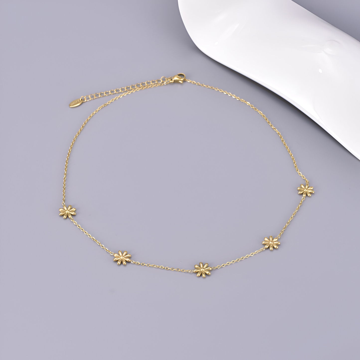Collar de Flores - Acero Inoxidable bañado en Oro de 18K