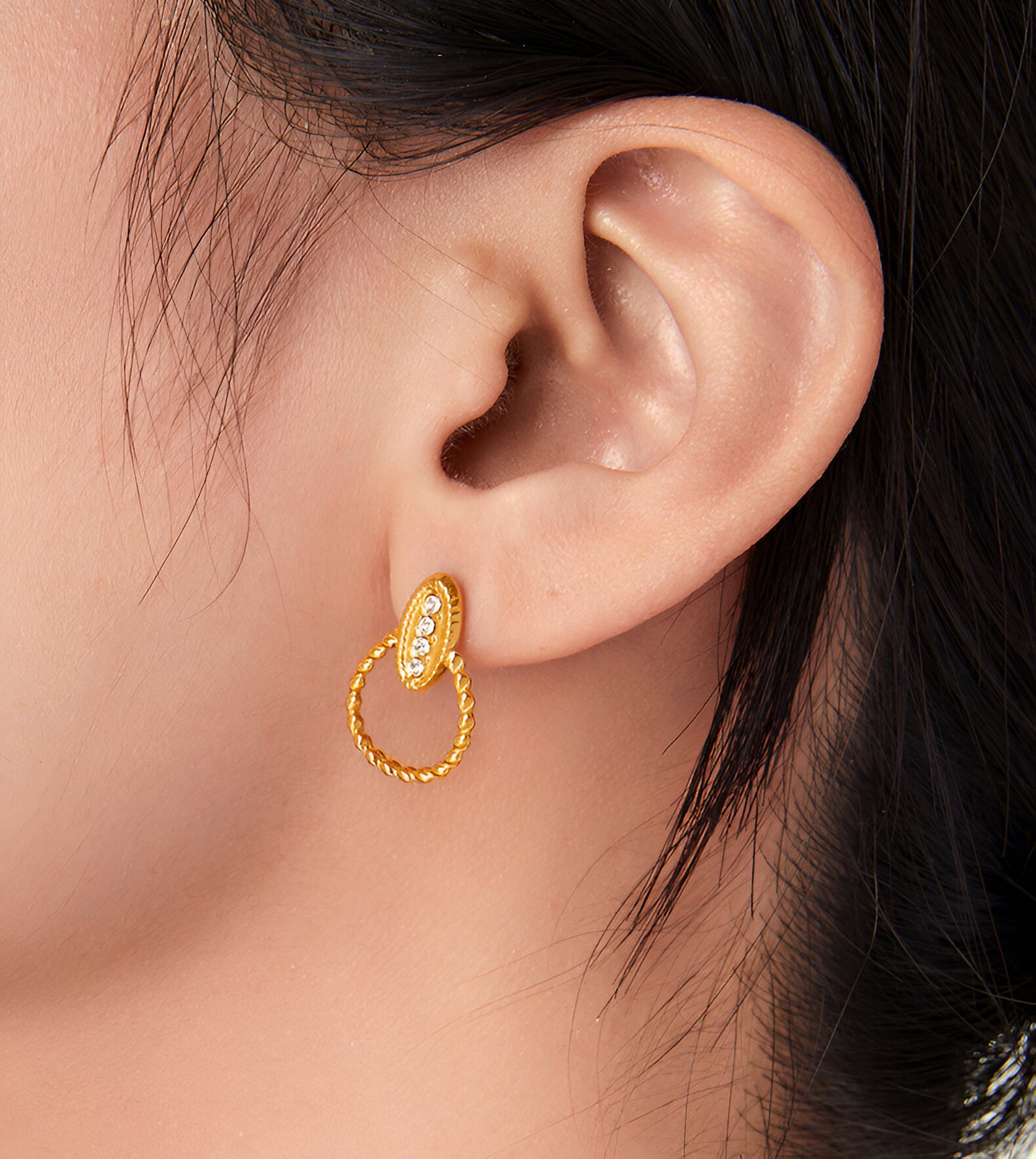 Aretes Elegantes - Acero Inoxidable bañado en Oro de 18K