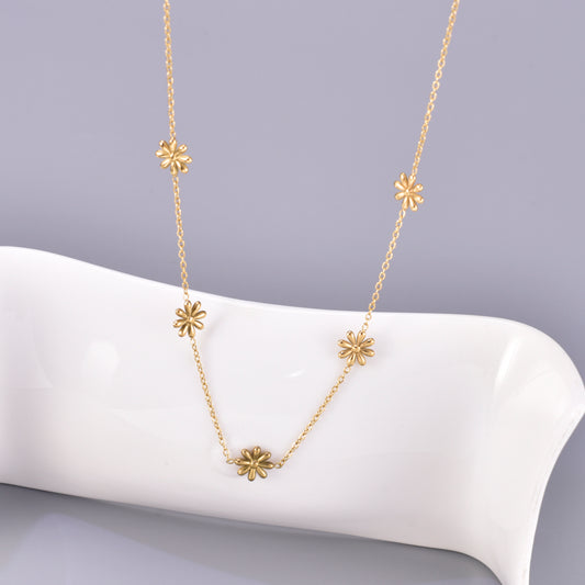 Collar de Flores - Acero Inoxidable bañado en Oro de 18K